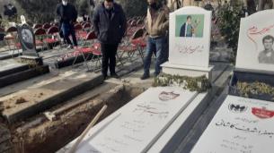 اولین تصویر از آرامگاه مهرداد میناوند