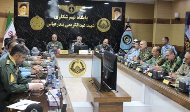 بازدید دریادار موسوی از پایگاه هوایی بندرعباس