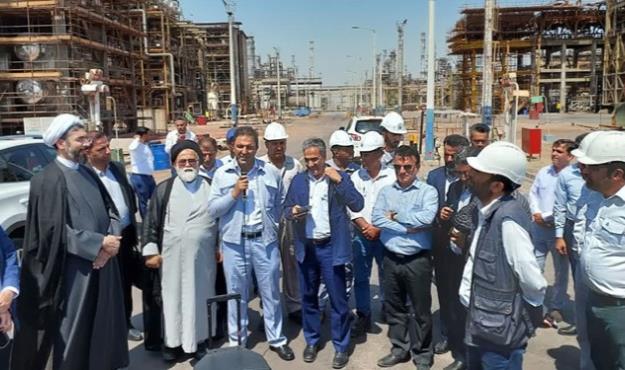 تجلیل از رزمندگان خط مقدم تولید/ هیچ چیز به اندازه عمل به دستور رهبری در رفع وابستگی مهم نیست