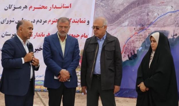 اجرای خط انتقال آب غرب بندرعباس با اعتبار ۴۰۰ میلیارد تومان آغازشد