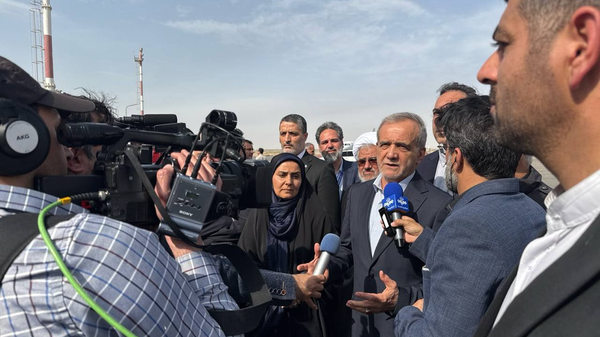 رئیس‌جمهور وارد هرمزگان شد