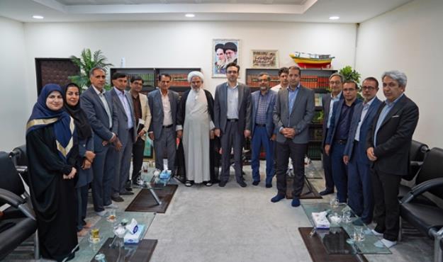 دیدار رئیس دانشگاه علوم پزشکی هرمزگان با نماینده ولی‌فقیه در استان به مناسبت هفته سلامت