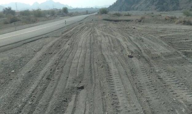 اجرای عملیات شانهسازی محور روستایی «لور – بنهکان» در شهرستان میناب(هرمزگان)