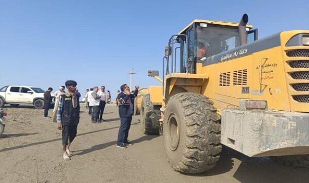 برقراری تردد در محور مهرگی شهرستان سیریک(هرمزگان) پس از بارش شدید