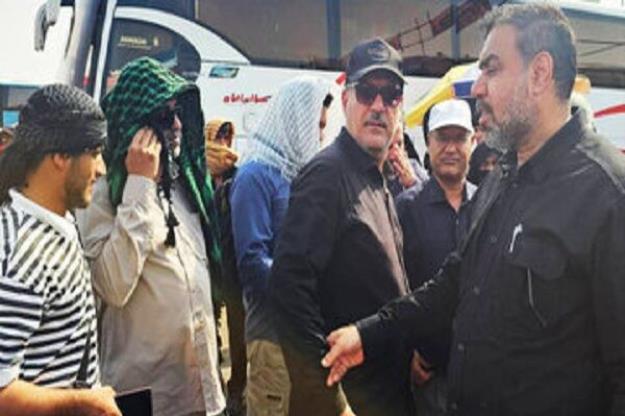 ارائه گزارش معاون حمل‌ونقل هرمزگان به عضو هیأت عامل سازمان راهداری در ایستگاه اتوبوس