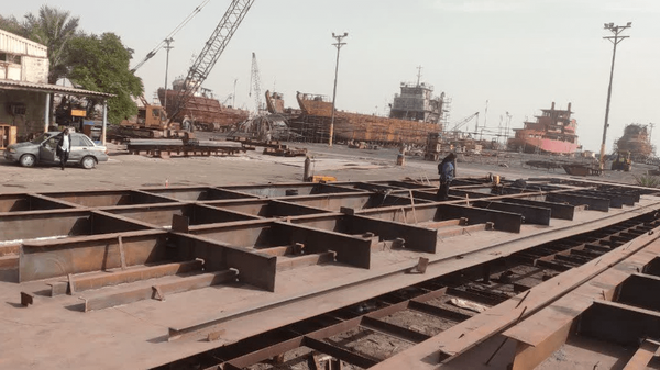 پیشرفت چشمگیر در ساخت لندینگ‌کرافت ۱۵۰۰ تنی در ایزوایکو