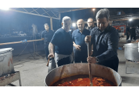 پخت ۷ هزار دست غذای نذری اربعین در پایانه بار بندرعباس