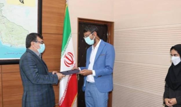 تجلیل استاندار از مخترعان آشکارساز هسته‌ای در هرمزگان
