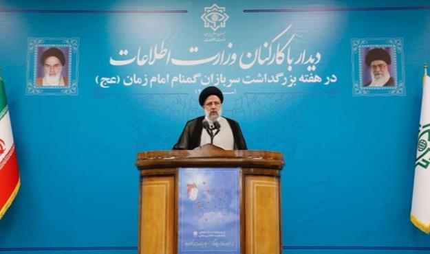  همانطور که گروهک‌های ضد انقلاب را به زباله‌دان تاریخ سپردید دست مفسدان را قطع کنید