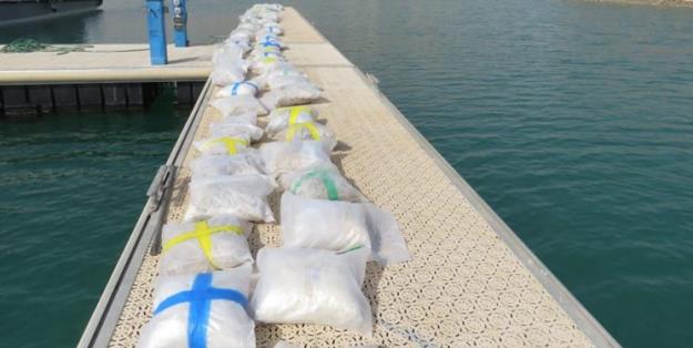 کشف 1500 کیلو تریاک در خلیج فارس توسط نیروی دریایی سپاه+عکس و فیلم