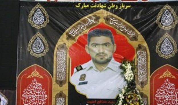  لحظه جانسوز وداع مادر با شهید امنیت هرمزگان