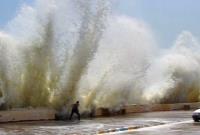 برخورد یدک کش با ساحل بندرعباس در پی باد شدید