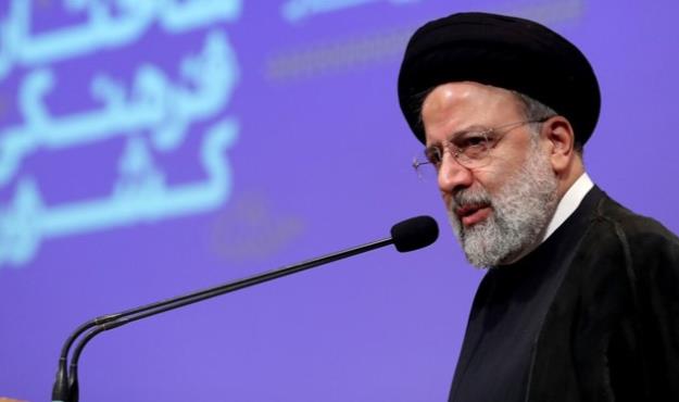  دشمن می‌خواهد استعدادهای ما را غارت کند