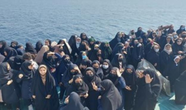  اردوی دریایی دانش‌آموزان دختر بندرلنگه‌ای در خلیج فارس