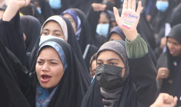 خروش مردم رودان علیه استکبار در یوم الله ۱۳ آبان + عکس