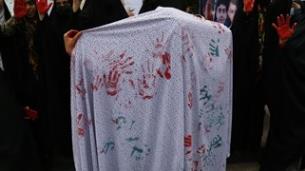 حرکت خودجوش دختران دانش آموز در راهپیمایی 13 آبان در بندرعباس
